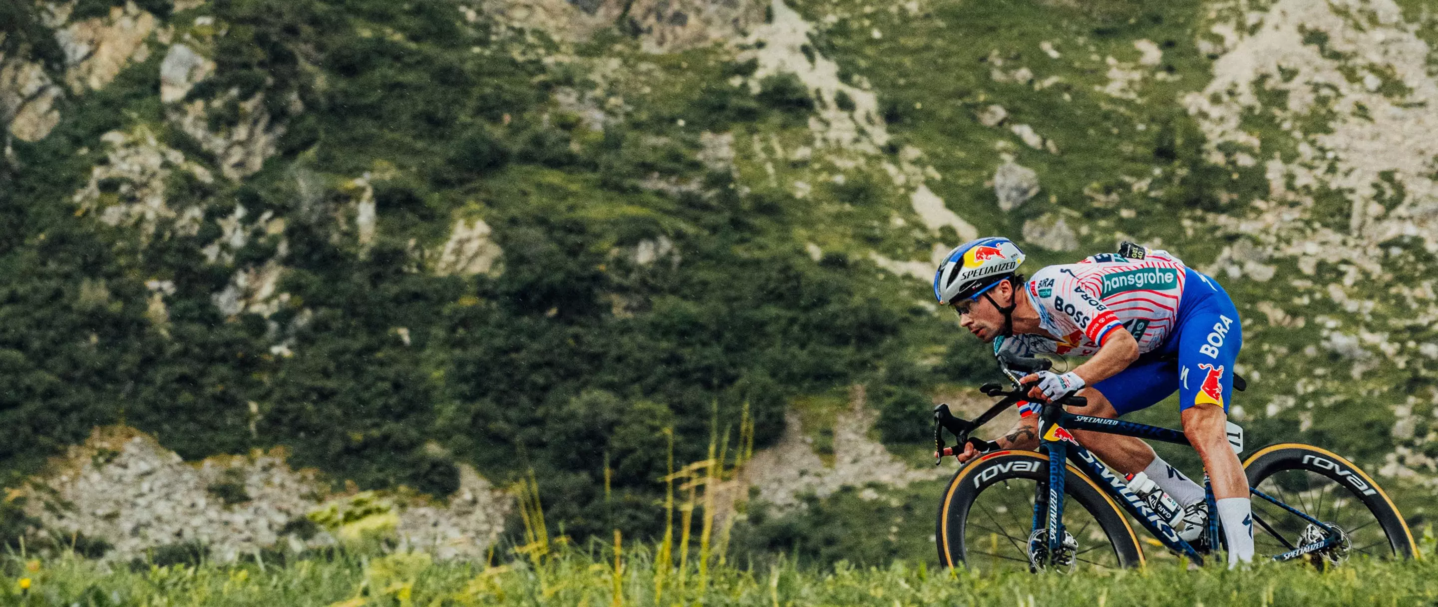 Primož Roglič na kole Specialized v horách